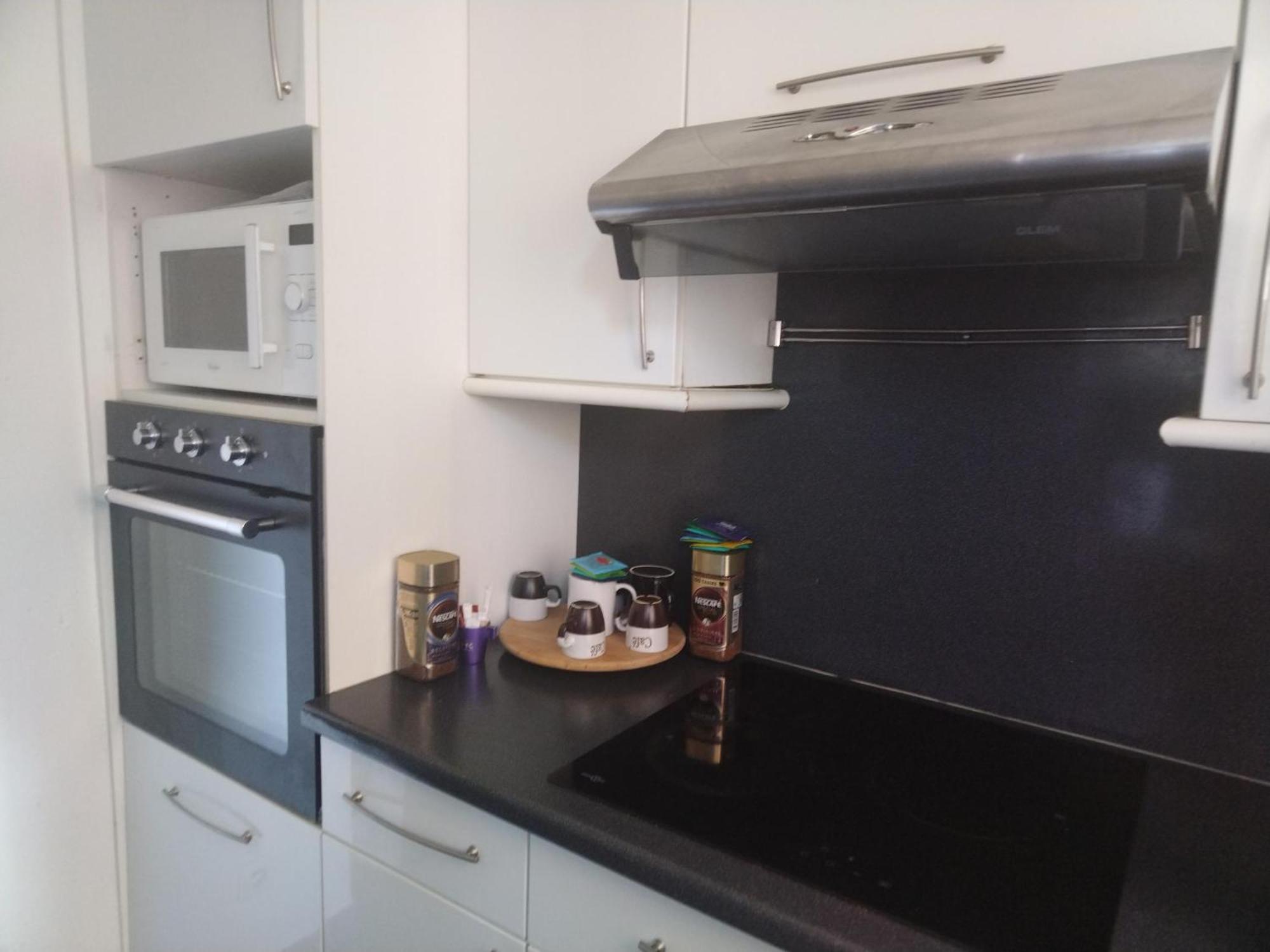 Apartment Familial En Face D'un Square Arbore
