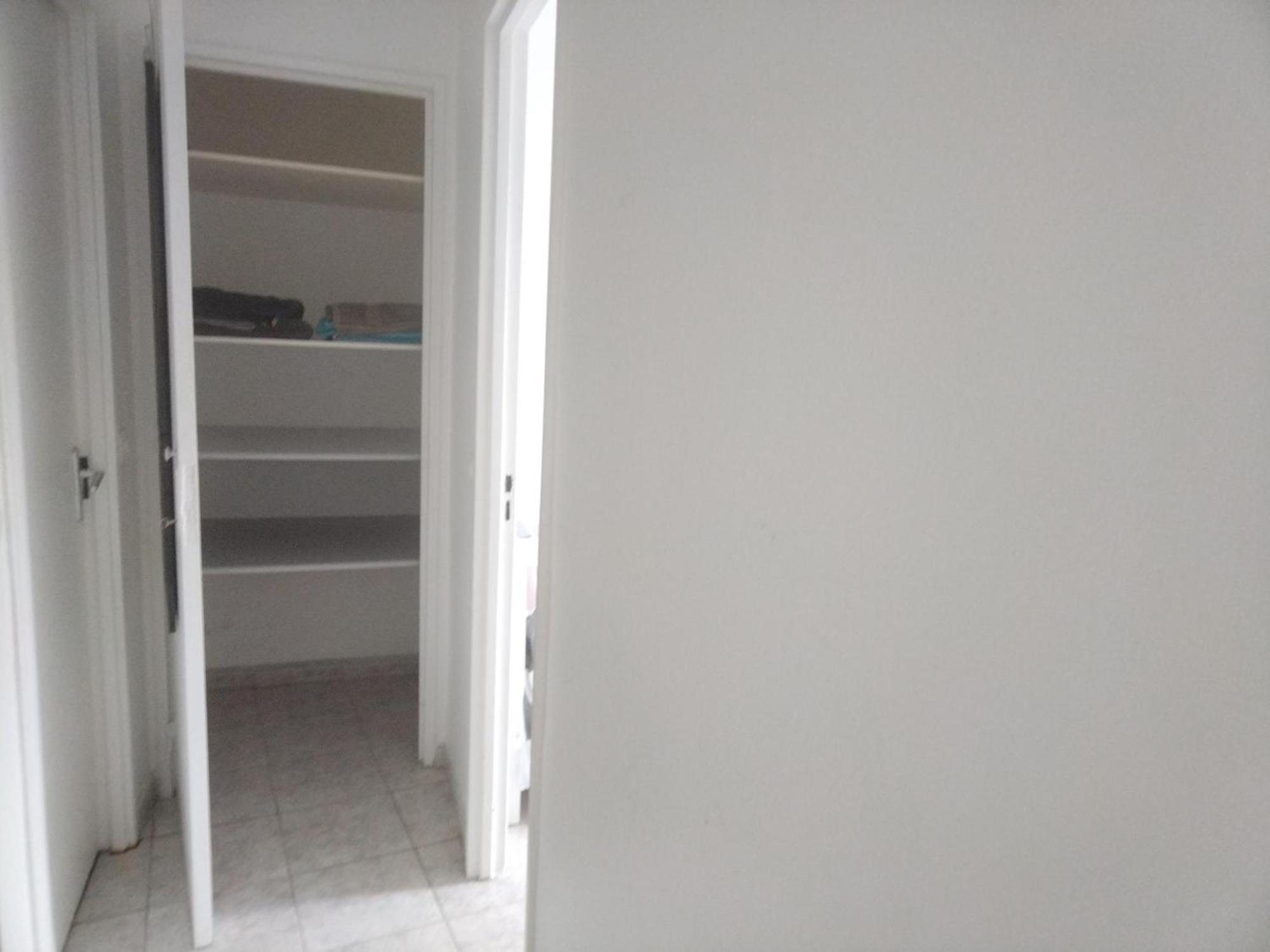 Apartment Familial En Face D'un Square Arbore